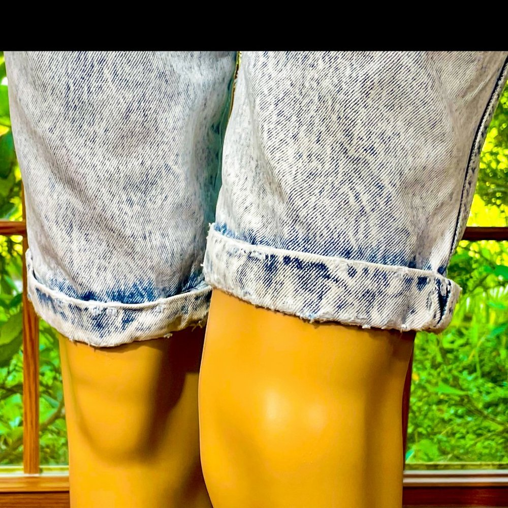 ⭐️HP⭐️VTG▪️FILIPPO-TOTTI▪️Floral Embroidered Distressed Acid Wash Denim Shorts - Picture 6 of 14